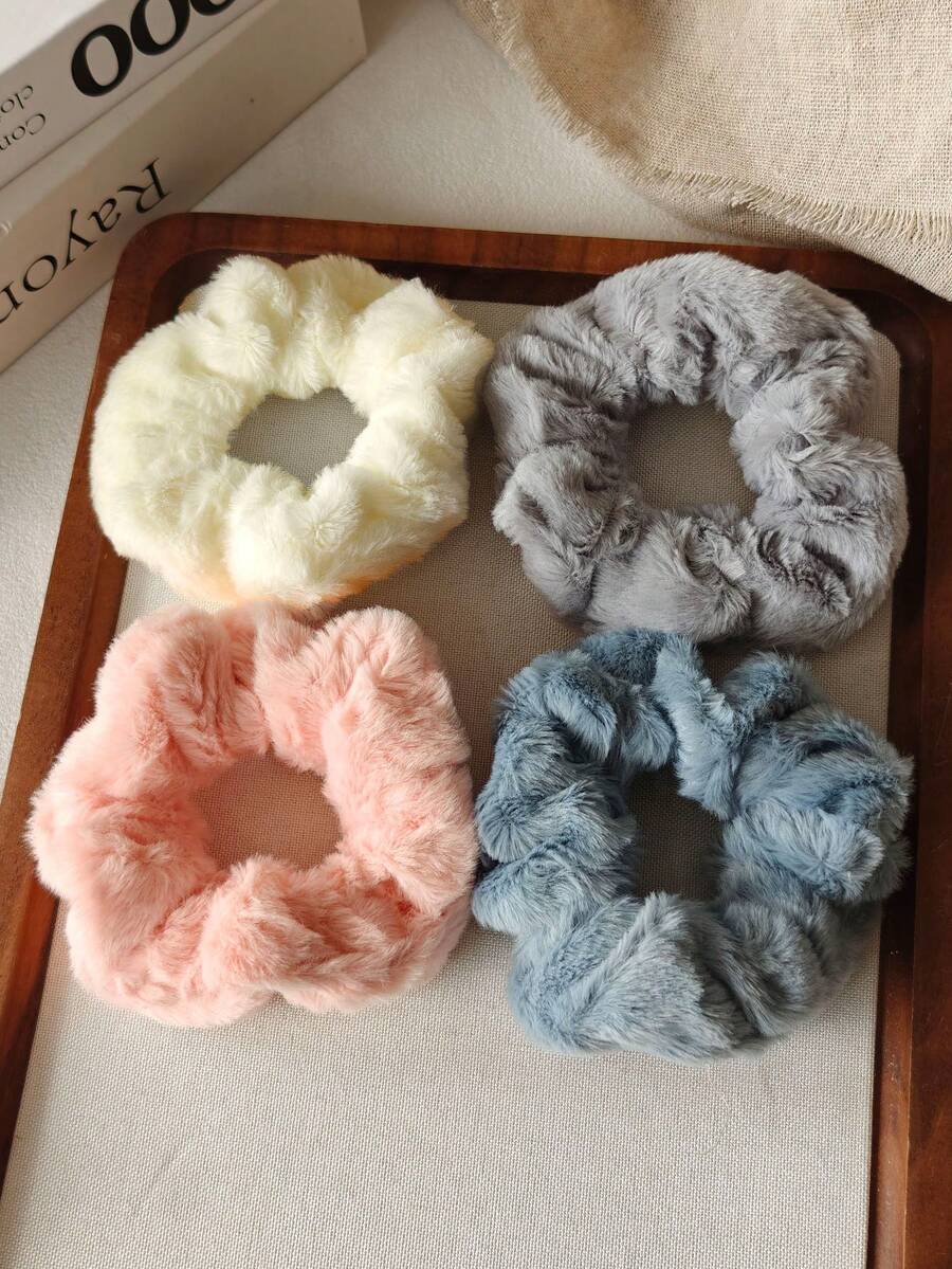 4 Peças Scrunchies Multicoloridos Felpudos Amarelo, Rosa, Cinza e Azul para Mulheres, Elásticos de Cabelo Macios e Versáteis, Acessórios Elegantes Adequados para Uso Diário, Casual, Festa, Trabalho, Viagem - Prender Cabelo, Rabo de Cavalo, Coque, Lavar Rosto, Maquiagem, Combinar com Looks