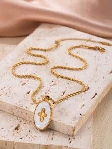 Stainless Steel 18K Gold-Plated Oval Four-Leaf Flower Relief Pendant Necklace, Retro Elegant Twist Chain Women's Collar Necklace - Yellow Gold - View 1