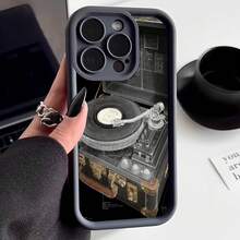 Funda para iPhone con diseño de tocadiscos vintage color negro estampado con grabadora de vinilo y maleta antigua ideal para amantes de la música y estilo retro - Café integral - Ver 3