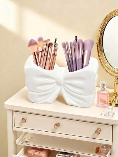 Cute Bow-Shaped Pen Holder - Bathroom Makeup Brush And Cosmetic Storage Rack. Elegant Makeup Brush Holder, Suitable For Girls, Students And Creative Decor. Also Applicable For Vacation, Beach, Bathroom, Bedroom And More. Large Capacity.