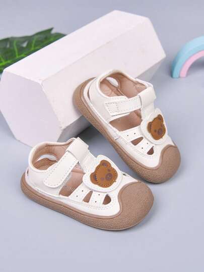 Summer Fashionable And Versatile Baby Flat Sandals. Safety Protection: The Enclosed Toe Design Protects Baby's Toes From Bumps While Learning To Walk, Very Friendly For Newly Walking Babies. Comfortable & Breathable: Soft Upper + Perforated Holes, Won't Make Baby's Feet Feel Stuffy In Summer; The Inner Lining Looks Like Skin-Friendly Material, Fitting Baby's Delicate Feet.