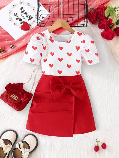 女童休闲两件套，心形印花罗纹T恤+红色蝴蝶结装饰百褶裙，时尚女童套装，适合日常穿着、活动、派对、春夏穿着。