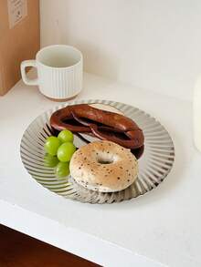 1 pieza Plato de frutas de acero inoxidable de lujo moderno y de alta gama con rayas, plato de postre minimalista de acero inoxidable, plato de frutas de alta gama para el hogar de acero inoxidable, adecuado para el Día de San Valentín, la temporada de bodas, reuniones al aire libre - Plateado - Ver 9