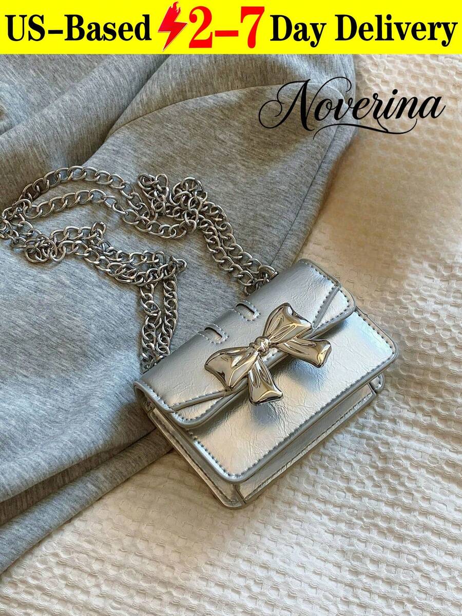 A New Fashionable Mini Square Bag For Fall And Winter Season,[US-Based Shipping]Hardware Bow Decoration, Flap Opening, Metal Double Chain, Small Capacity Lightweight Minimalist Crossbody Bag. Suitable For Women's Daily Life Leisure And Student Use Coin Purse, Fashionable Bow Purse For Women, Mini Shoulder Bag, Handbag, Crossbody Bag,Stylish And Portable, Compact And Practical, The Best Gift Choice,Women's Bow Knot Chain Cross Body Handbag Flap Mini Squared Shoulder Bags,Elegant PU Leather Shoulder Bag For Women With Chain Detail,For Party Wear From Office Commutes To Casual Shopping Trips Elegant,Women's Fall Clothing Winter Clothing Christmas Halloween Gift Pumpkin Skeleton Fall Spider Autumn Velvet Furry Party Fuzzy Plush,Black Purse Purses And Bags Women Tote Bag Bags For Women Silver Purse Crossbody Bags For Women Fall Clothes For Women Wallet Shoes Clear Purse Tote Bags For Women Black Bag Clear Bag Purses For Women - 銀色 - 查看 1