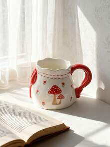 1个创意手工捏制幸运袋造型陶瓷咖啡/牛奶杯，饰有手绘蘑菇、郁金香、浮雕蝴蝶和绳索手柄，大容量家用杯