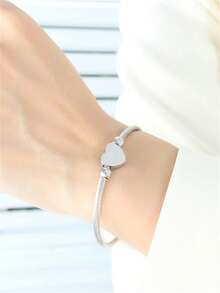 1pc Titanium Steel Non-Fading Heart-Shaped Open Bangle, Unique Personalized Couples Jewelry Bracelet(Notice: Due To Different Production Batches, There May Be Some Color Differences)