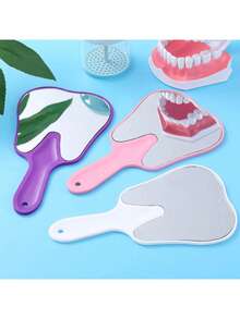 Espejo de maquillaje con forma de corazón con espejo de tocador vintage de doble cara, con un soporte con un espejo de tocador giratorio. Ideal para la aplicación de maquillaje, niñas, mujeres, belleza y fiestas de spa. El adorable espejo de tocador con forma de corazón de princesa es perfecto para las mesas. Este espejo de mesa giratorio de doble cara con un soporte es una excelente opción para decorar las habitaciones de las niñas y como un regalo festivo para familiares y amigos durante Halloween y Navidad.