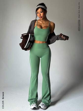 FWH Adjustable Strap Sports Top With Removable Padding & High-Waisted Flare Leggings, Tummy Control Design For Slimming Effect, Versatile For Office Outdoor Pilates,Classic Athletic Se,Convertible Sports Bra With Curvy Enhancement & Flared Leggings For Leg-Lengthening,Women's 2-Piece Workout Set