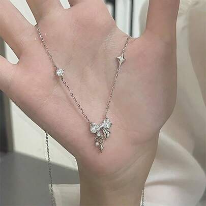 1個 ファッショナブル 亜鉛合金 ラインストーンデコレーション 蝶々結び 女性用 日常の装飾用 チャームネックレス