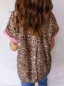 Acelitt Camisa casual de mujer con estampado de leopardo colorido y rayas de contraste de manga corta, para vacaciones de verano - Multicolor - Ver 2