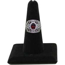 Caja negra para exhibir anillos de joyería de 2.12x2.12x2.37 pulgadas con base cuadrada - Organizador de soporte para anillos para vender o uso personal - Soportes de exhibición para anillos - Multicolor 762 - Ver 1