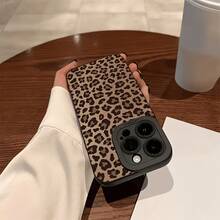 Funda de teléfono a la moda 1pc Estilo de Funda de Teléfono con Estampado de Leopardo Marrón y Ojo de Ángel, Totalmente Envuelta en TPU Adecuada para iPhone 17, 16, 15, 14, 13, 12, 11 Pro Max, X, XS, XR, 8, 7 Plus, Protección de Teléfono, Funda de Teléfono Moderna, Funda de Teléfono Duradera, Funda de Teléfono Protectora, Diseño de Funda de Teléfono para Chicas y Mujeres, TPU Suave a Prueba de Golpes, Más Protectora y Femenina - 1 pieza - Ver 2