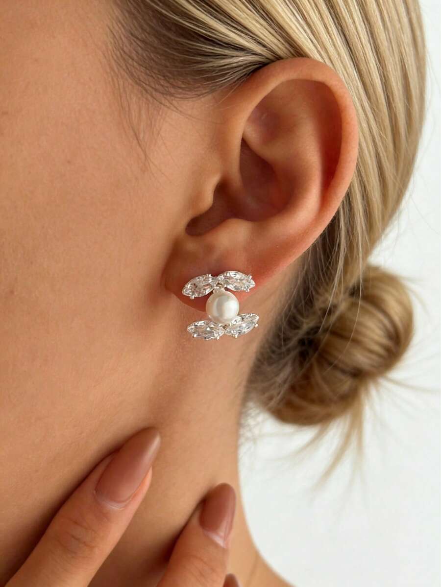 Bông tai bạc 925, kiểu dáng thanh lịch và dễ thương với đá Zirconia màu đồng, phù hợp để đeo hàng ngày và trong các buổi tụ họp.