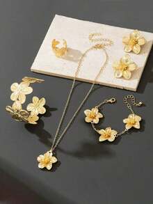 6pcs Vintage Gold Plated Carved 5-Petal Flower Pendant Necklace Bracelet Ring Earrings Jewelry Set For Women [Random Tassel - trắng - Xem 1
