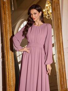 Đầm phù dâu dài màu đỏ hồng thanh lịch, dáng ôm, chất liệu chiffon, thiết kế bèo nhún ở phần ngực, cổ tròn, tay dài phồng, tay áo không có lớp lót. - Màu hồng gỉ - Xem 4