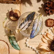 1pc Elegant Metal Feather Bookmarks With Pendant Charms – Golden, Blue, Yellow, And Brown Iron Bookmarks For Book Lovers, Writers, Birthdays, And Christmas Gift