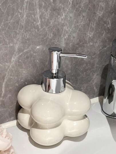 1 bình đựng xà phòng lỏng cao cấp cho phòng tắm, chất liệu gốm sứ, thích hợp đựng sữa tắm, dầu gội, và các loại sữa tắm tạo bọt khác.