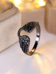 1個優雅的翼形戒指，精致的女性婚禮訂婚戒指，鑲嵌白色CZ石頭 - 戒指 - 查看 6