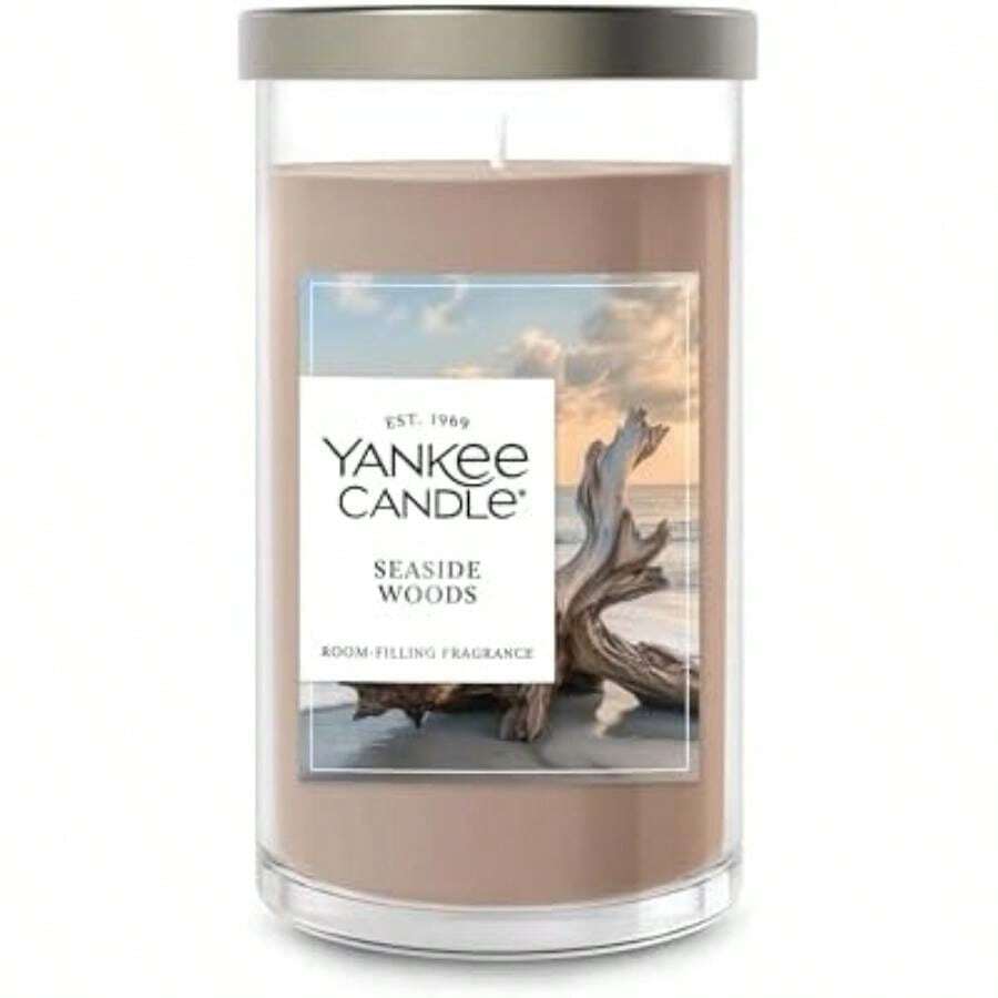 Yankee Candle - Vela perfumada de pilar mediano con hasta 115 horas de combustión, mezcla de cera de plantas premium para quemaduras constantes, vela de pilar de 14 onzas con fragancia de relleno de(Bosques costeros Medium Pillar) - Multicolor - Ver 1