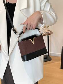 奢华女士手提包品牌包，鳄鱼纹压花高品质石纹托特包，2025新款，小众时尚百搭单肩包，大容量，时尚手提包，新款大包，INS网红同款，复古休闲街头风小众托特包，单肩托特包，光泽高端品质斜挎包，夏季斜挎托特包，2025新款，女士优雅包包，鳄鱼纹压花大容量妈妈包，时尚高品质个性化女士包，枕形包 - 咖啡 - 查看 5