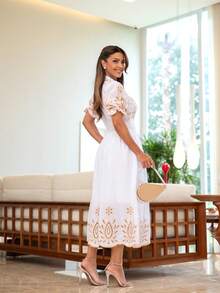 Elegant Midi Dress In 3D Lace, 100% Cotton, Lined, With Puff Sleeves, Princess Neckline And Flared Skirt. - 白色 - 查看 3