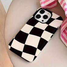 Elegante funda de película dos en uno con un elegante diseño a cuadros ondulados en blanco y negro: una funda robusta de doble capa que ofrece una excelente protección, construida para resistir caídas. Compatible con los modelos de  16, 15, 14, 13, 12, 11, Plus, Pro, Max, lo que la convierte en un regalo ideal de cumpleaños o Año Nuevo para amigos, familiares y seres queridos. - Multicolor - Ver 3