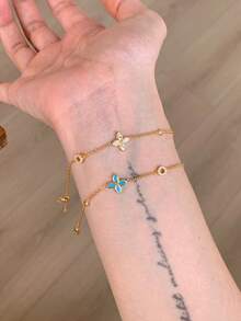 1 pièce Nouveau bracelet cristal à bulles de trèfle pour femmes, accessoire de luxe empilable de haute qualité avec micro-incrustation de zircone, minimaliste et polyvalent - Bracelet simple à quatre fleurs - Voir 3