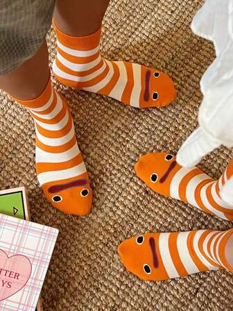 1 Pair Unisex Funny Striped Eel Animal Pattern Versatile Mid-Calf Socks, Novelty Gift For Valentine's Day