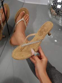 女士人字拖凉鞋，户外百搭新款时尚低跟休闲沙滩凉鞋 - 杏色 - 查看 1