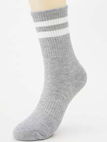 2018 年 6 月 12 日 女士条纹商务休闲中筒袜，适合工作和日常穿着，秋季