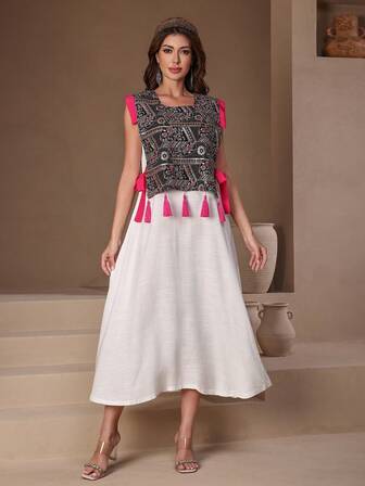 2026 สไตล์ใหม่ รอมฎอน ชุดเดรสแขนกุดหรูหราแบบดั้งเดิม ปักลูกปัดสีทอง, ผ้าคาดเอวประดับพู่, คอเหลี่ยม, ชุดอาบาย่าสง่างามสำหรับวันอีด