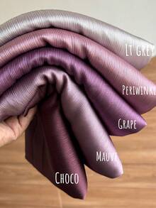 1 chiếc khăn trùm đầu Hồi giáo bằng vải satin trơn màu, có họa tiết. - Nhiều màu - Xem 2