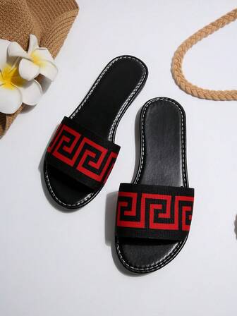 2024 Nya damtofflor för hemmabruk och stranden, sandaler i plusstorlek, europeisk stil över gränserna