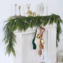 1 pieza 180cm (5.9ft) Guirnalda/Corona de Navidad artificial flexible: Pino/Eucalipto/Cedro realista, sin desprendimiento, resistente a los rayos UV, bajo olor | Apto para uso interior/exterior - Excelente para envolver la repisa de la chimenea/árbol de Navidad/barandilla/puerta principal y hacer coronas de Navidad (fácil de cortar) | Guirnalda/Corona de Navidad flexible para chimenea, puertas y árboles de Navidad - Verde - Ver 2