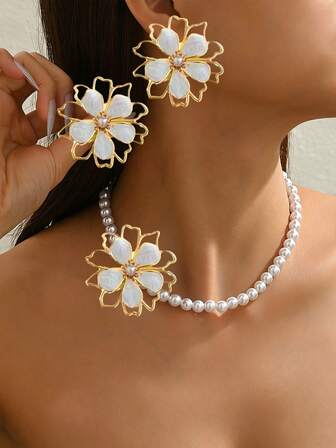 2pcs/Set New Creative Faux Pearl French Retro Minimalist Floral Drop Oil Elegant Chic Everyday Versatile Party Outfit