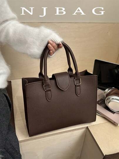 新款时尚简约方形单肩包，时尚单肩斜挎包，带锁扣，多功能腋下包，纯色单肩包，方形腋下包，单肩包，斜挎包，学院风实用背包，极简通勤斜挎包，新款简约时尚多功能大容量手提包，纯色纹理高端手提包