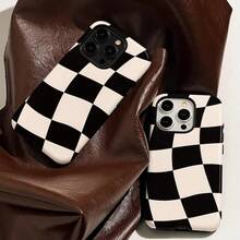 Elegante funda de película dos en uno con un elegante diseño a cuadros ondulados en blanco y negro: una funda robusta de doble capa que ofrece una excelente protección, construida para resistir caídas. Compatible con los modelos de  16, 15, 14, 13, 12, 11, Plus, Pro, Max, lo que la convierte en un regalo ideal de cumpleaños o Año Nuevo para amigos, familiares y seres queridos. - Multicolor - Ver 6