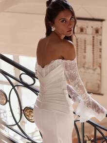 Sweetheart Sexy Off Shoulder Lace Long Sleeves Pleat Mermaid Satin Formal Wedding Dress Registry Office Dresses Bridal Fashion,Evening Party Dress Birthday Party Dress Country Wedding,Romantic Church Ceremony Wedding Dress,Suitable For Wedding,Dating,Party,Singles' Party,Vacation,Formal Occasions,Dinner Dress,Prom Dress,Homecoming Dess,Cocktail Party,Wedding Guest Dress,Graduation - 白色 - 查看 4