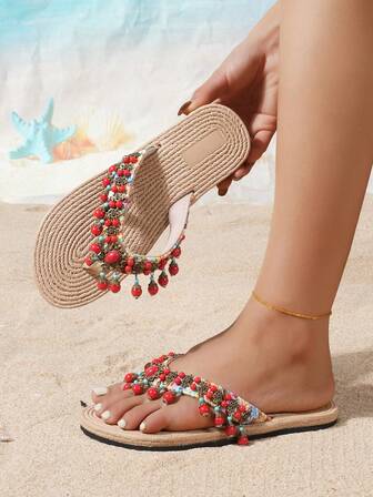 波西米亚风手工DIY流苏装饰链饰品，时尚人造红宝石，幸运符号，女士草编平底时尚休闲多色鞋带凉鞋，压纹舒缓鞋面，女士软底防滑平底拖鞋，适合海滩、度假、旅行和日常穿着……