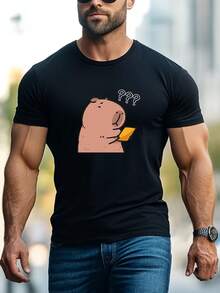 Una camiseta negra con cuello redondo. Con un patrón de capibara de moda. Hecho de% algodón para ropa casual de hombres. Perfecto para actividades al aire  deportes en el verano. - Negro - Ver 7