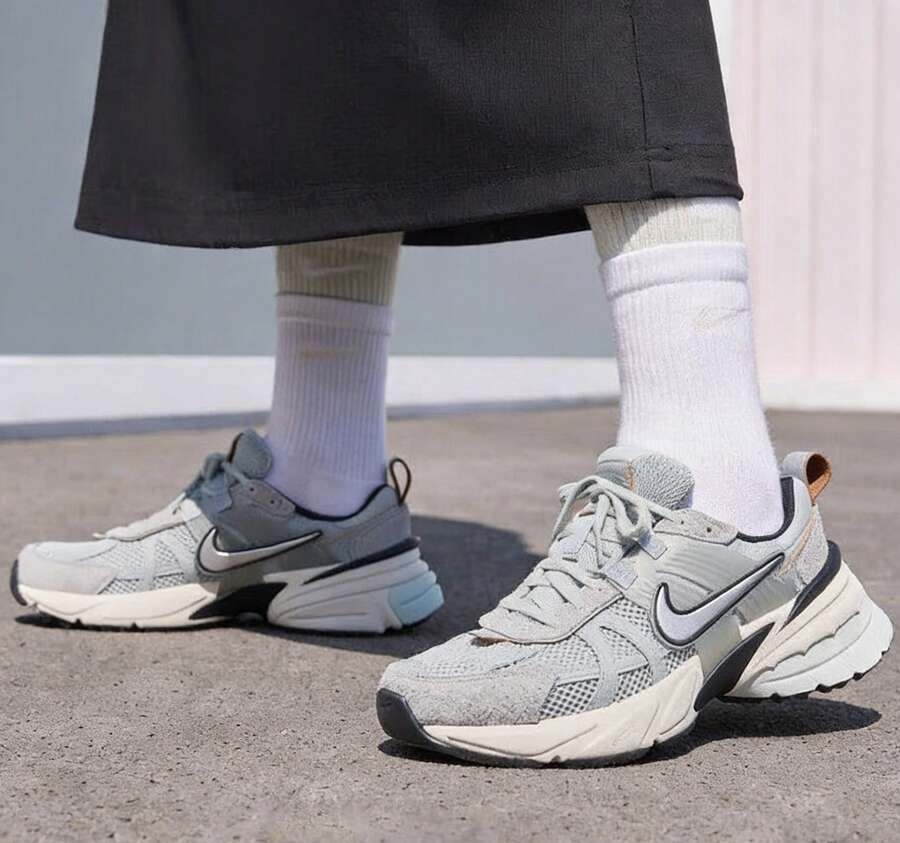 Nike Zoom Vomero 5  舒適透氣 低筒 休閒訓練城市通勤跑步鞋 男女同款 灰色 - 灰褐色 - 查看 1