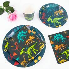 10 Stücke buntes Dinosaurier Fossil Einweg-Geschirr Set, inklusive Teller, Servietten, Becher, Tischdecke und Wimpelketten, geeignet für 10 Gäste, Einweg-Pappteller Party Zubehör für Geburtstag, Hochzeit, Themenparty, Familien-Picknick - Verschiedenfarbig - Übersicht 5