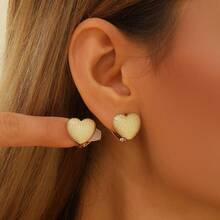 6只时尚别致纯色光滑金色耳钉 - 独特简约设计，采用锌合金和不锈钢耳针制成，适合女士日常佩戴或作为礼物。 - 水滴型 - 查看 10