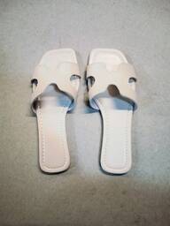 2025 Sommer Neue H-Form Mode Flache Sandalen, Einfache Outdoor Strand Casual Pantoffeln für Frauen