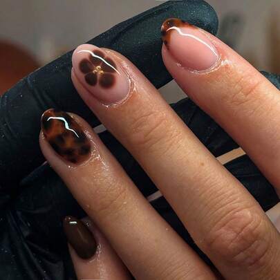 24pcs Oval Leopard Print French Acrylic Nail Stickers Set, Perfect Fit, Includes: 1pc Jelly Gel And 1pc Nail File. Easy To Wear, French Manicure, Suitable For Women's Daily Work, Parties And Other Occasions. Nails Nail Supplies