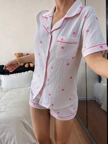 Dreamivo 2件套女士情人节粉色爱心印花夏季睡衣套装，短袖纽扣衬衫和短裤，休闲家居服 - 玫紅色 - 查看 5