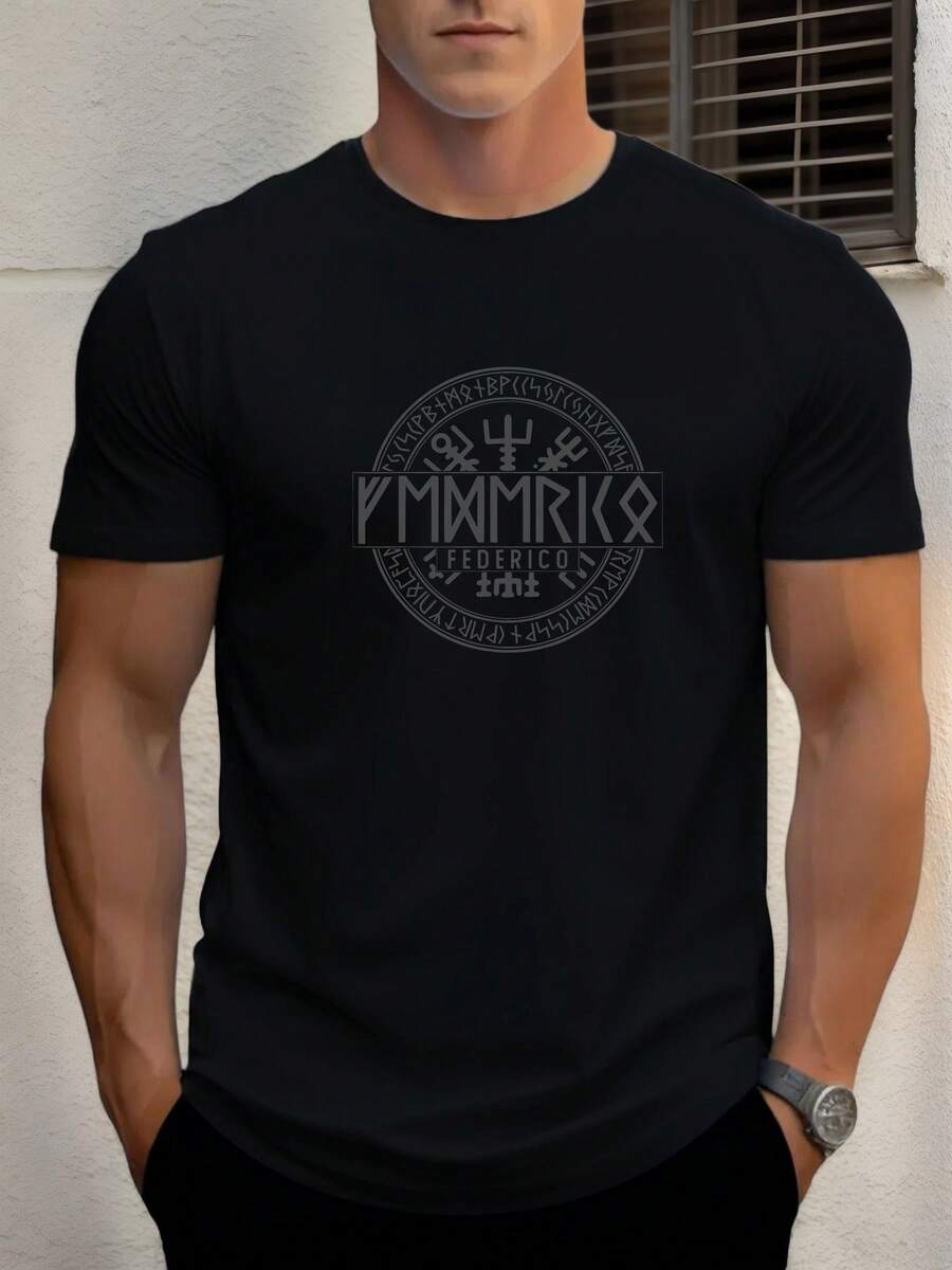 Camiseta Casual de Verano para Hombre con Estampado Gráfico Federico - Camiseta Verde de Manga Corta y Cuello Redondo con Letras Negritas; Diseño de Emblema. Ajuste Regular para Atuendo Casual. Tela no transparente - Negro - Ver 1