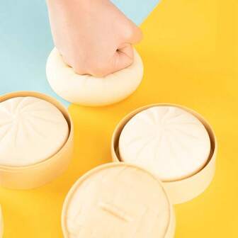 Stress-Relieving Squishy Steamed Bun Prop - Realistic Steamed Bun Simulator - Slow Rebound Squishy Prop - Prank Prop - Creative Gift - Realistic Steamed Bun For Pranks - Decoration - Stress Relief And Venting Hand Squishy Prop - Prank And Funny Big Steamed Bun(Due To Slight Color Differences In The Manufacturing Process)