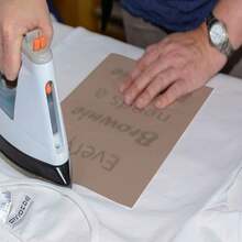 3包，PTFE热压转印纸，不粘，16 x 12英寸，可重复使用，耐热工艺垫，热转印贴纸，热压贴花，热转印印刷，适用于DIY服装、T恤、口罩、牛仔裤、背包等。 - 彩色 - 查看 3