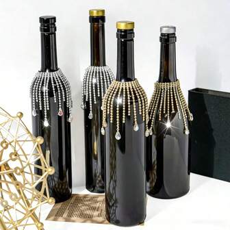 1 pieza Decoración colgante de botella de vino de lujo con cristal de colores transparentes y diseño con borlas - Elegante adorno de hierro y cristal para boda, Navidad, Día de San Valentín, decoración festiva - Champán, jerez, decoración, estilo art decó - Decoraciones de botellas de vino duraderas y fáciles de limpiar.